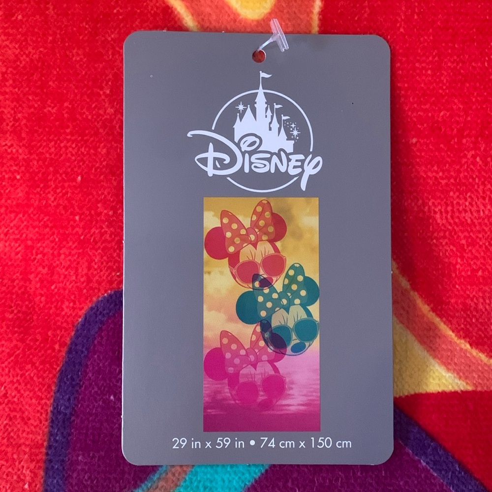 Disney Store Minnie Mouse Beach Towel 29in x 59in NWTs